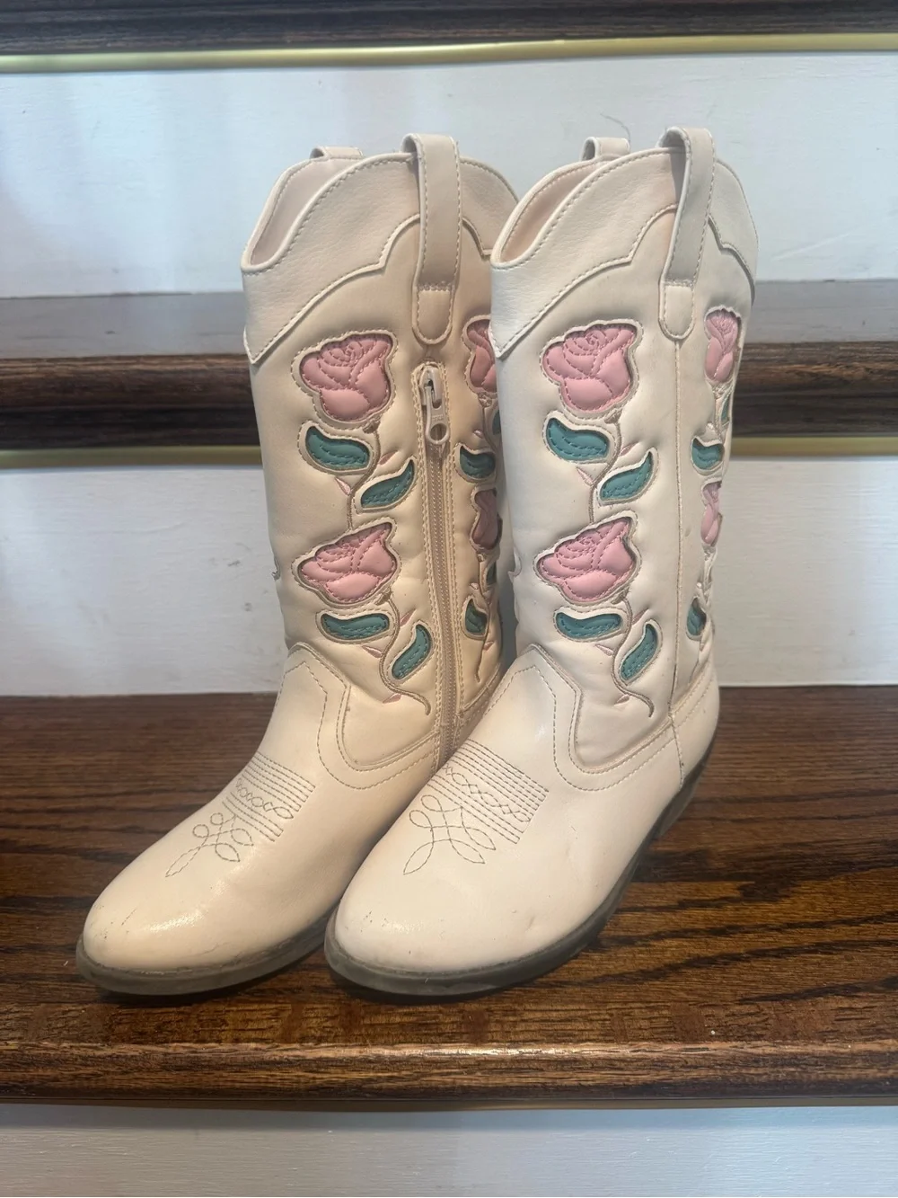 Girls' Cat & Jack Cream Western Boots with Pink Roses sz 13